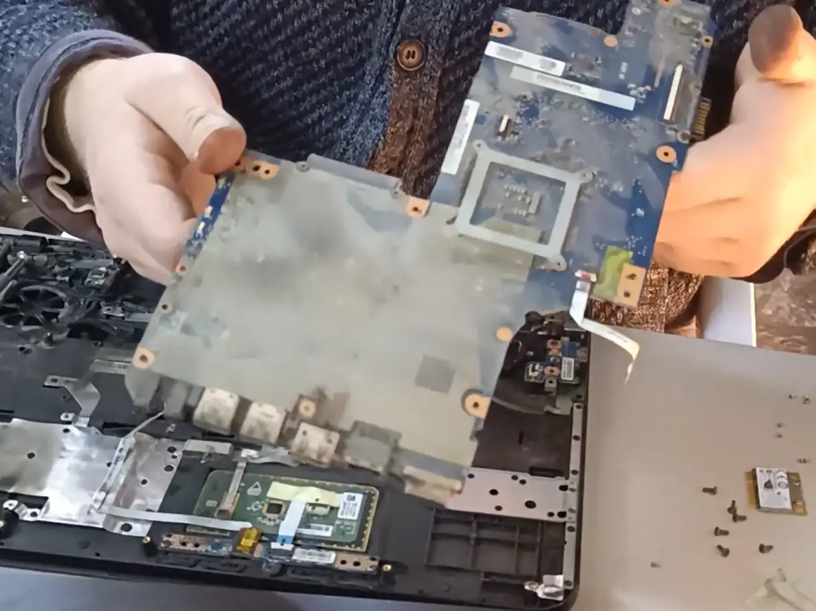 Laptop Cooling Optimization and Maintenance Image 2
